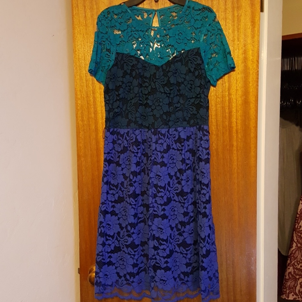 Belle Badgley Mischka Lace Blue Dress